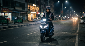রাতে স্কুটার চালানো